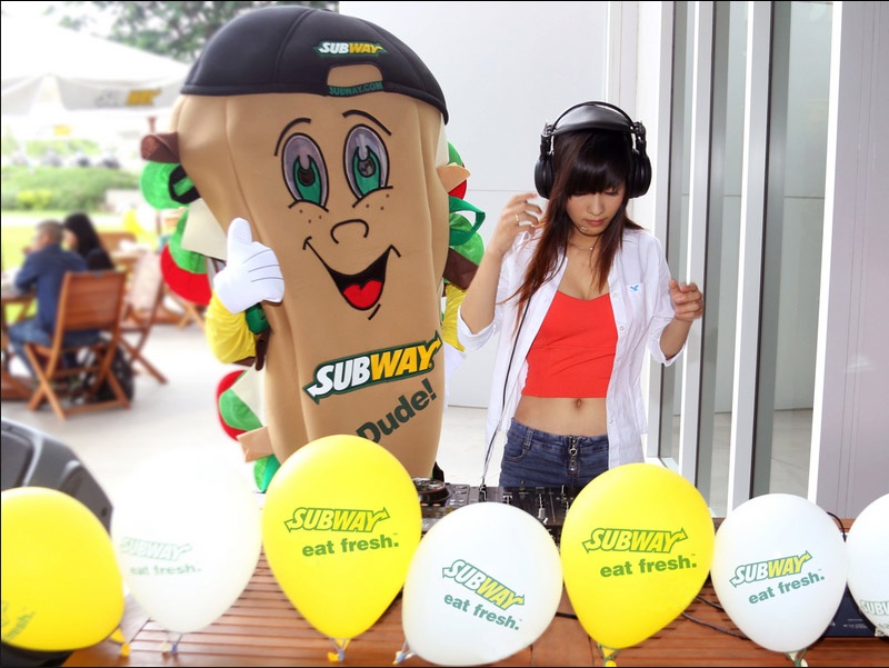 Subway Vietnam khai truong nha hang thu tu hinh anh