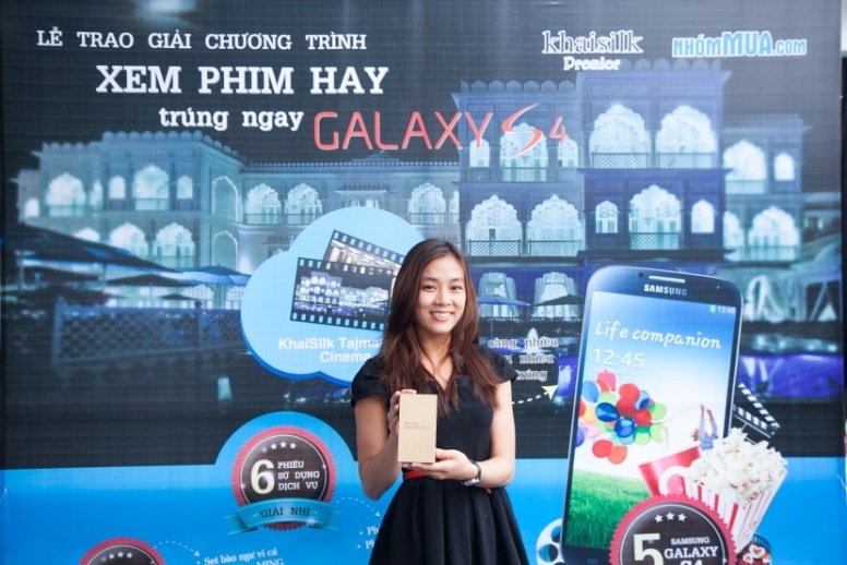 NHOMMUA tim ra 5 chu nhan Galaxy S4 hinh anh