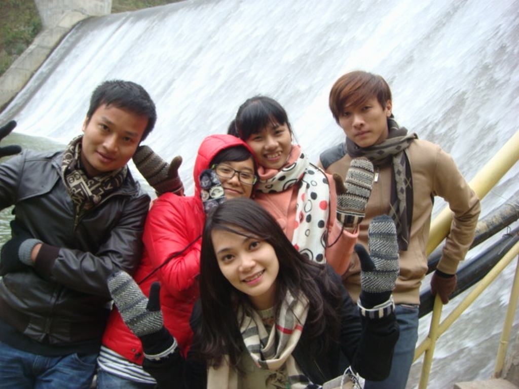 Nhung moi tinh tren canh dong hoa cai Moc Chau hinh anh