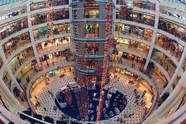 Den Malaysia mua hang giam gia 'khung' thang 8 hinh anh