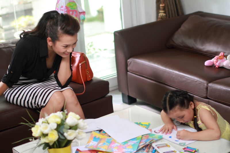 Anh Thu gap 'su co' vi con gai nhong nheo hinh anh