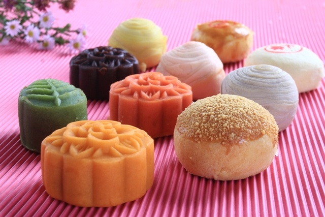 Dai Phat tang banh Trung thu cho cac nhom thien nguyen hinh anh