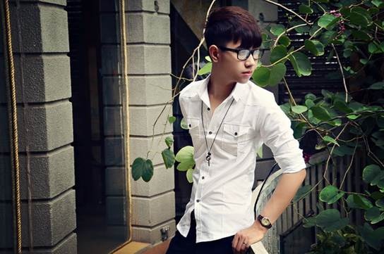 Phong cach mua tuu truong cua hot boy Kai Kai hinh anh