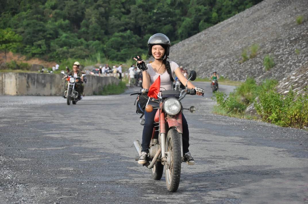 Nhung co gai de dam me dan duong hinh anh