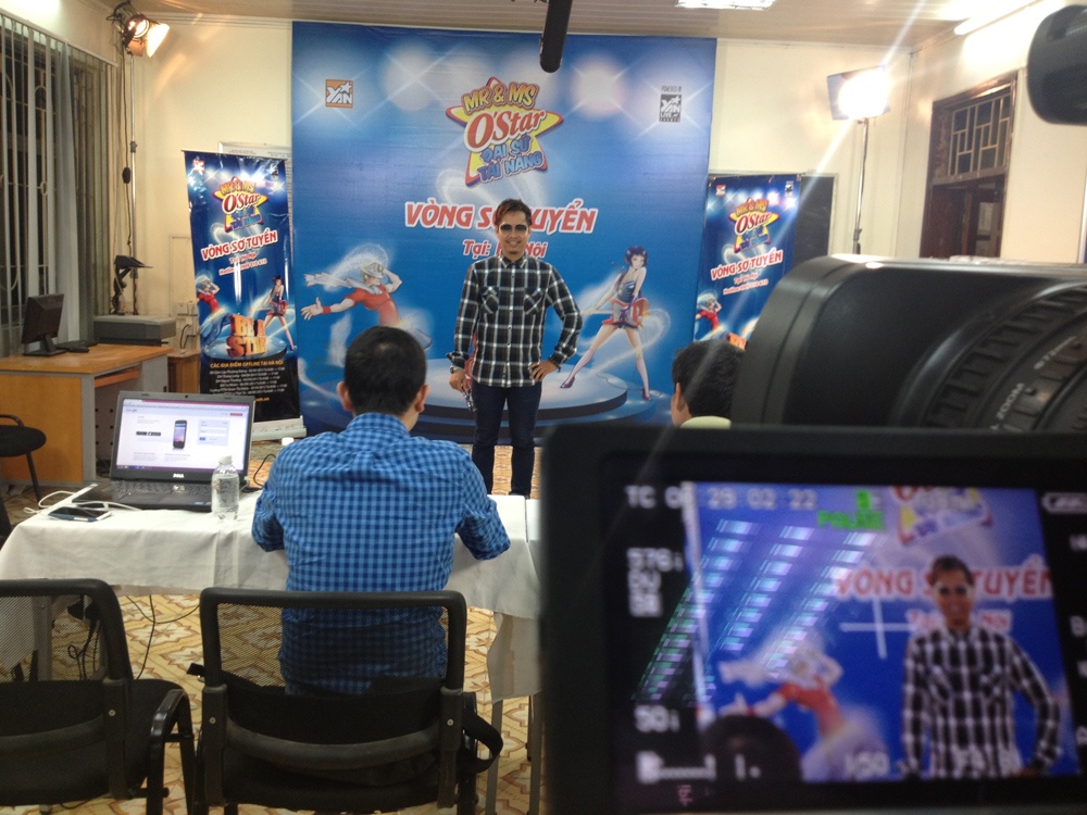 Minh Hang hao huc cung con bao Campus Tour tai TP.HCM hinh anh