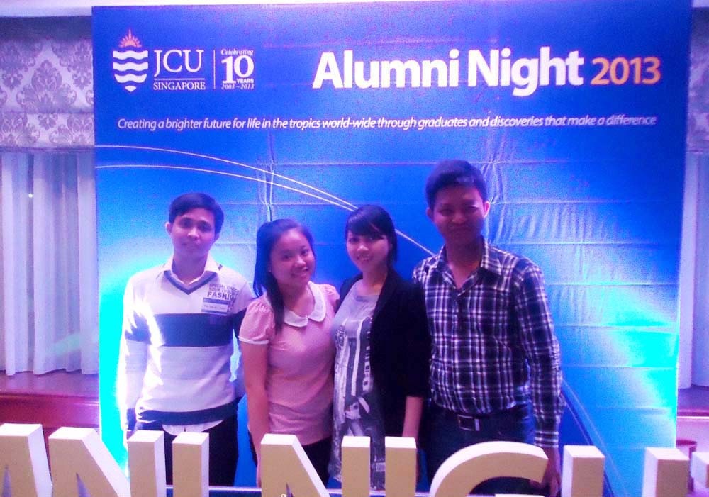 Tot nghiep Dai hoc JCU trong hai nam hinh anh