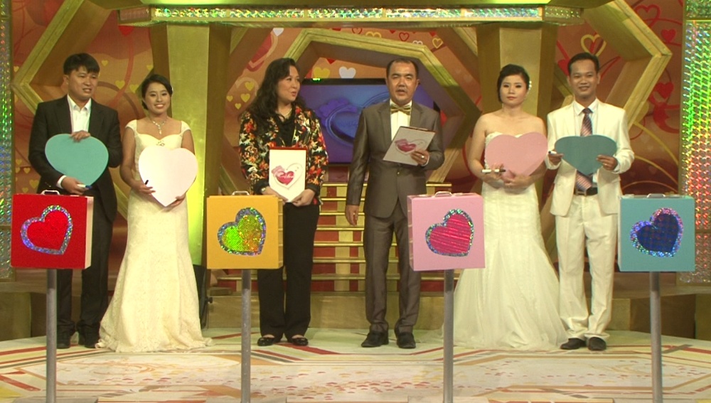 MC Hong Van: 'Quoc Thuan cang ngay cang yeu duoi, mong manh' hinh anh