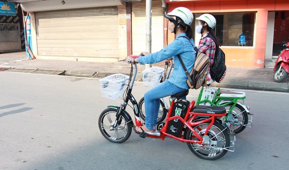 HKbike tang mu bao hiem chinh hang cho khach mua xe dap dien hinh anh