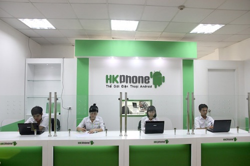 HKPhone so huu 4 trung tam bao hanh quy mo lon hinh anh