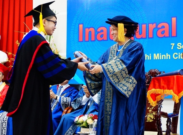 MBA quoc te - hanh trang cua nha quan tri cao cap hinh anh