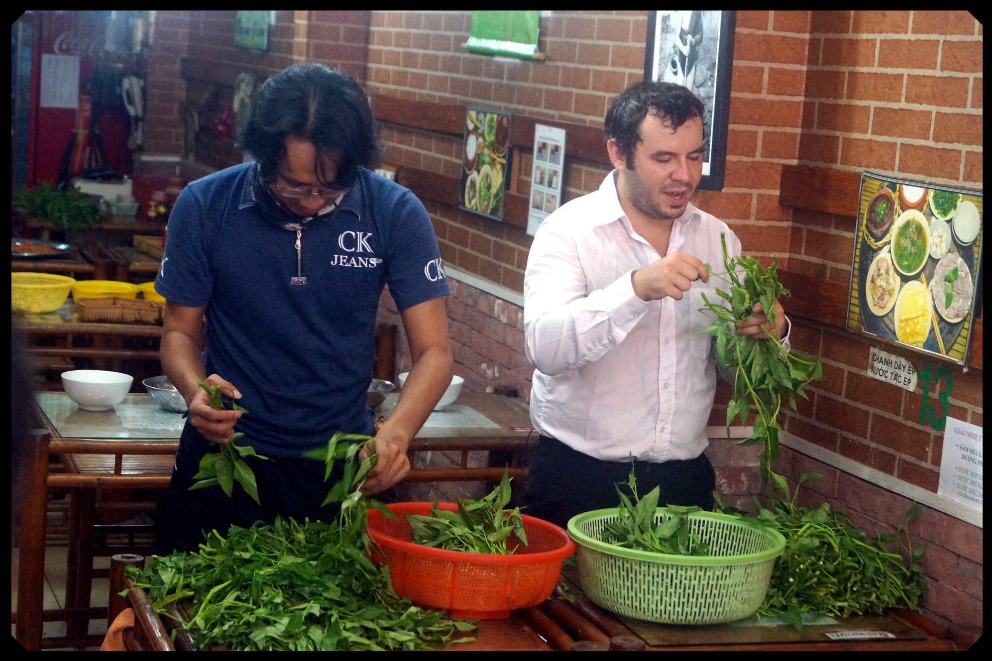 Chang trai Ba Lan lam phu bep tai Sai Gon hinh anh