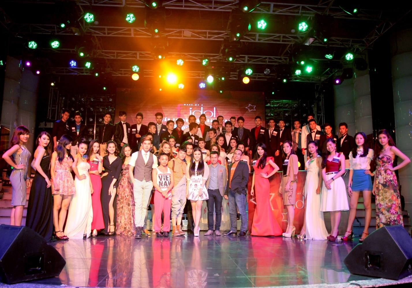 BGK 'khich bac' thi sinh F-idol 2013 khu vuc mien Nam hinh anh