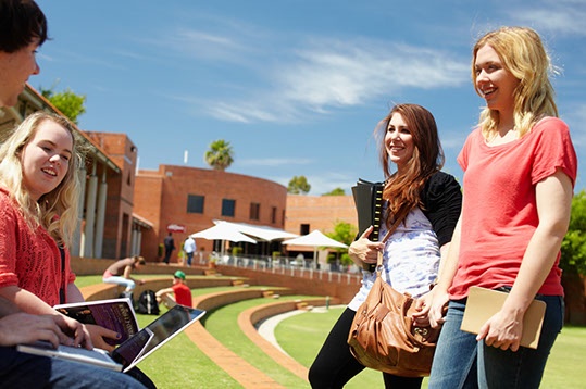 Hoi thao du hoc cung DH Curtin nhan hoc bong 25% hinh anh