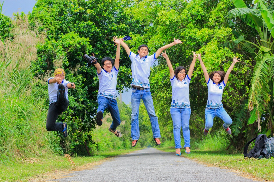 Xuyen Viet cung My Kool Vietnam hinh anh