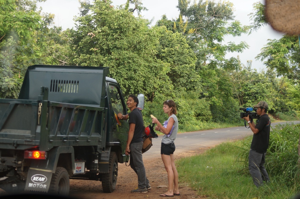 'Dung duong' voi Khuong Ngoc - MC Hoang Phi hinh anh