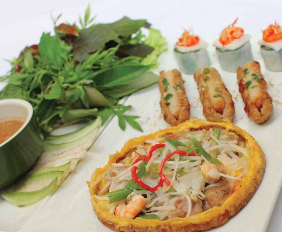 Giang sinh ron rang voi mon cuon Hue tai Wrap&Roll hinh anh