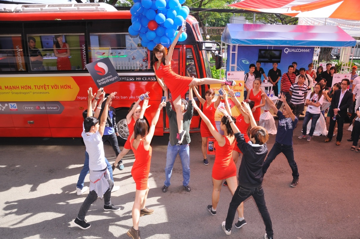 Q-Smart tren 'Hanh trinh trai nghiem 3G' cung Qualcomm hinh anh