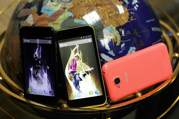 HKPhone RACER thong tri thi truong cung tam gia hinh anh