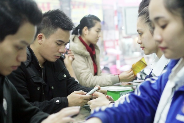 Doanh so Revo NEO tang gap doi sau 5 ngay uu dai hinh anh