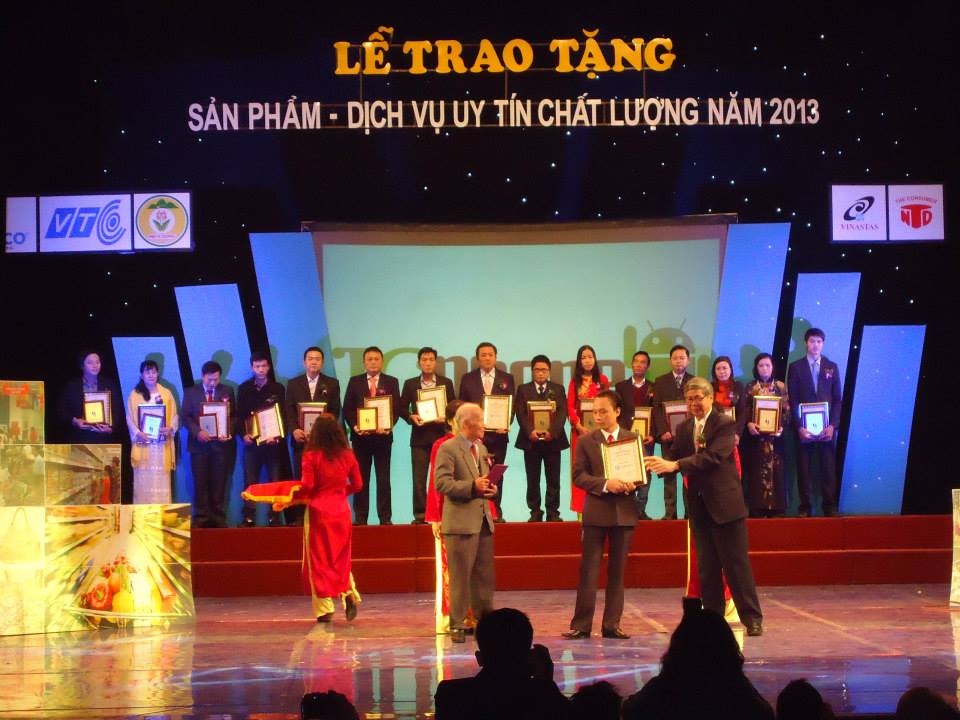 JCPhone nhan giai san pham dich vu uy tin nam 2013 hinh anh