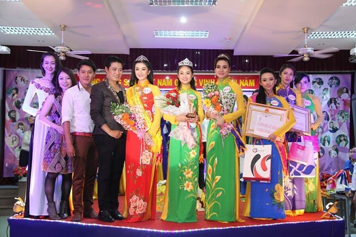 Nu sinh duoc dang quang hoa khoi DH Nguyen Tat Thanh hinh anh