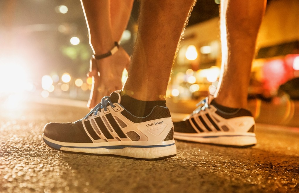 adidas gioi thieu dong giay Supernova Glide hinh anh