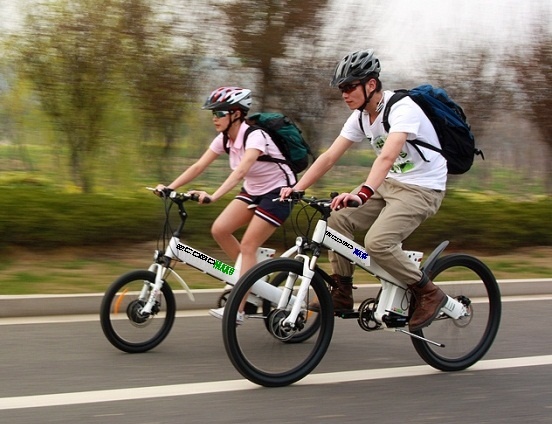 Den showroom Vietbike nhan li xi tai loc dau nam hinh anh