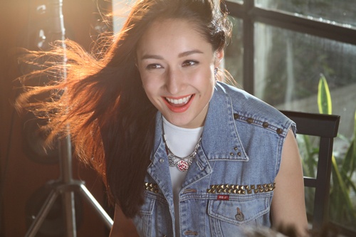 Anna Truong tung MV doc dao truoc khi xuat ngoai hinh anh