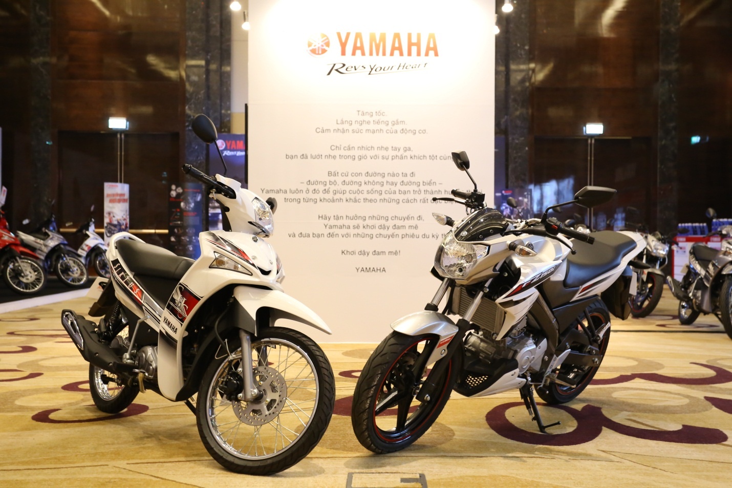 Yamaha Viet Nam ra mat xe con tay FZ150i va Sirius FI moi hinh anh
