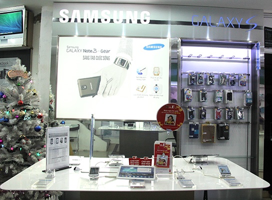 Mua dien thoai, may tinh bang Samsung, nhan qua khung hinh anh