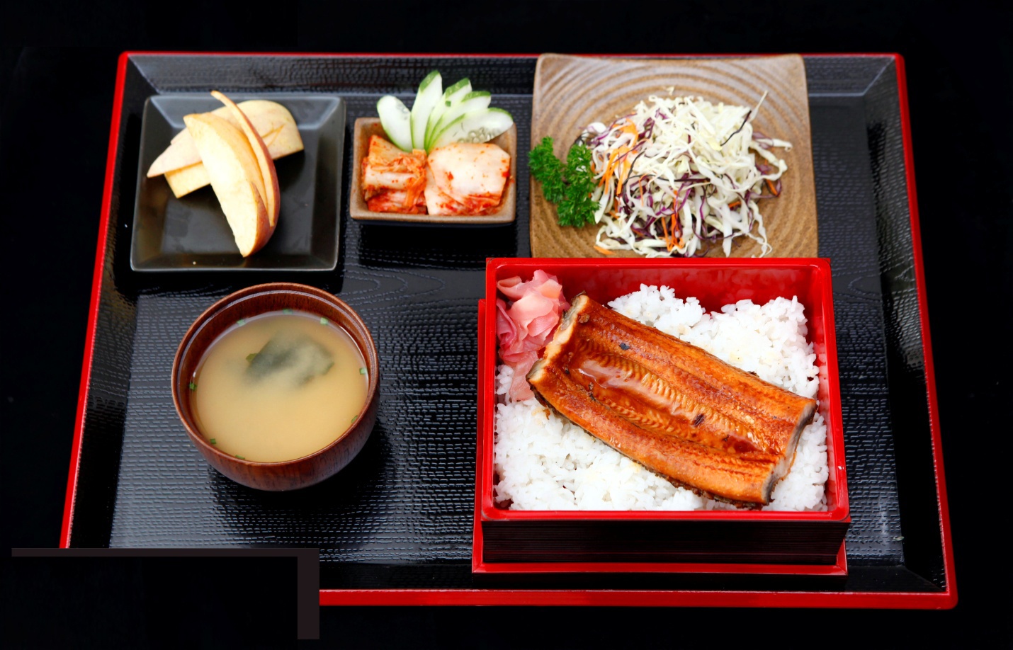 Thuong thuc Sushi KOI dip 8/3 hinh anh