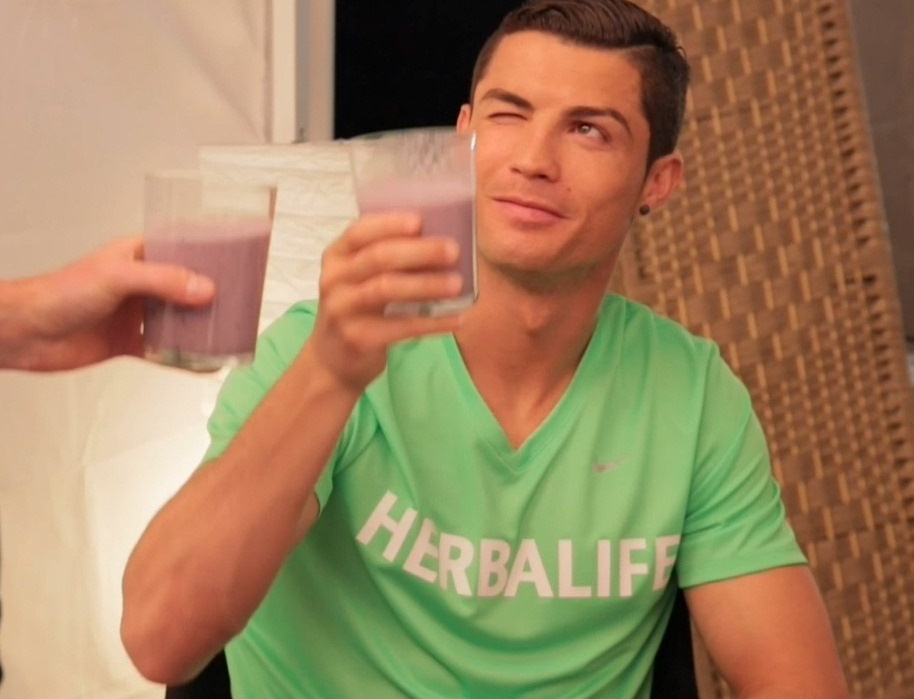 Cristiano Ronaldo tro lai day an tuong hinh anh