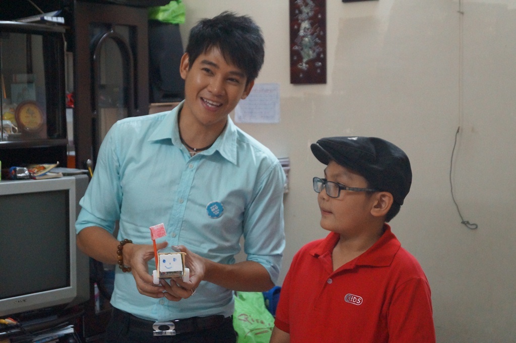 Tre em tham gia truyen hinh thuc te co loi gi? hinh anh