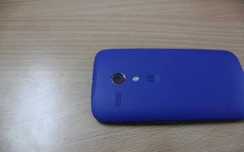 Mặt sau của Motorola G.