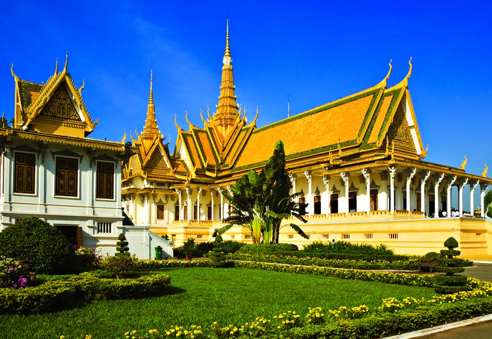 Tan huong ky nghi va mua sam day hung khoi tai NagaWorld hinh anh