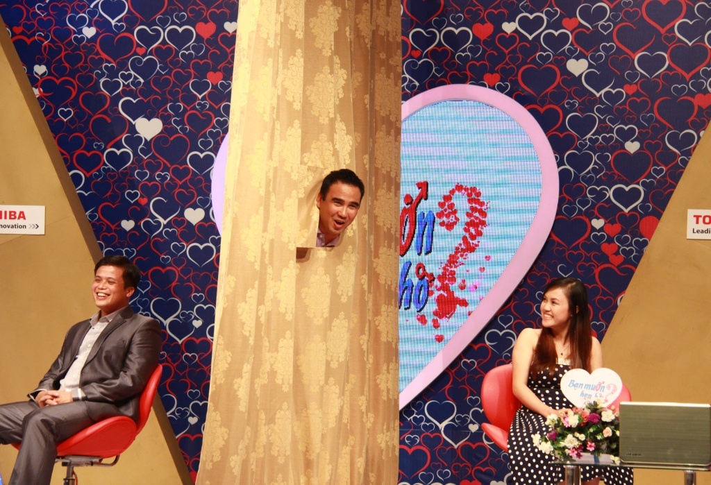 Hai MC cười ngất với lý do và tiêu chuẩn của các cặp đôi.