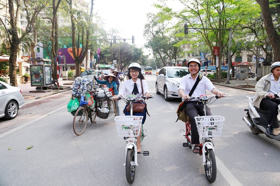 Chiếc xe Zinger Extra của HKbike đi được quãng đường tới 80km chỉ trong một lần sạc, xác lập kỷ lục Việt Nam cho xe điện dùng pin Lithium đi được quãng đường xa nhất.