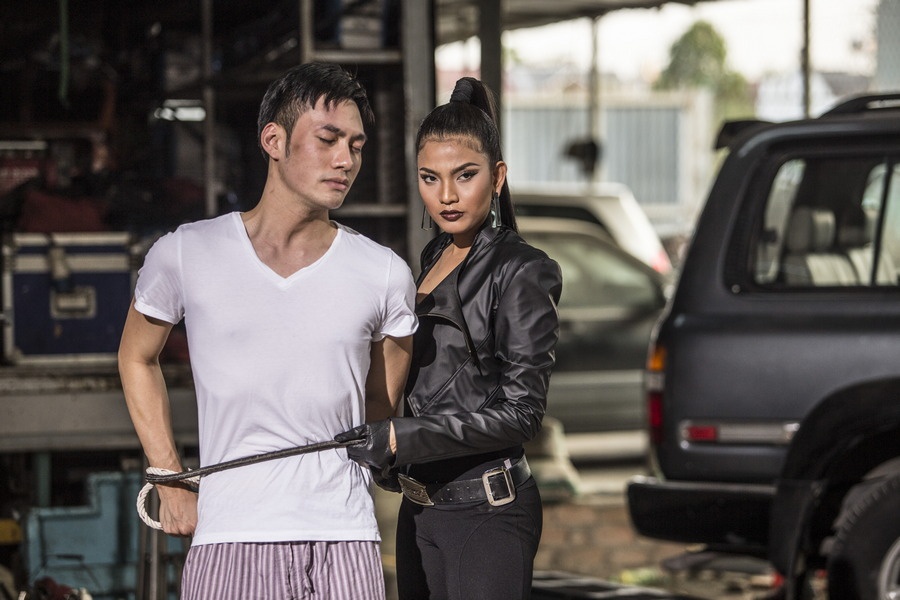 Truong Thi May 'tan cong' Ly Qui Khanh hinh anh