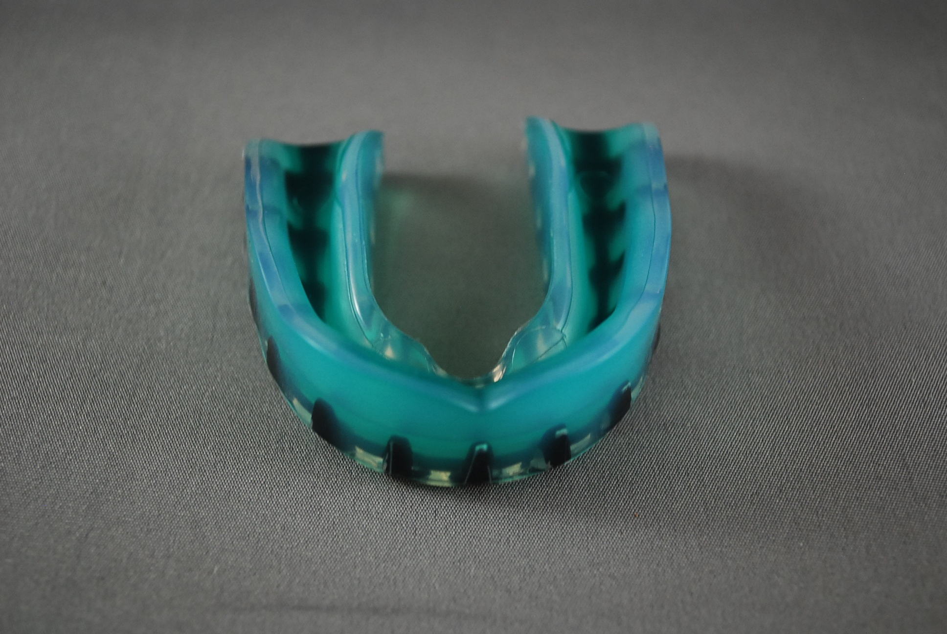 Dụng cụ bảo vệ hàm thiết kế theo ý.