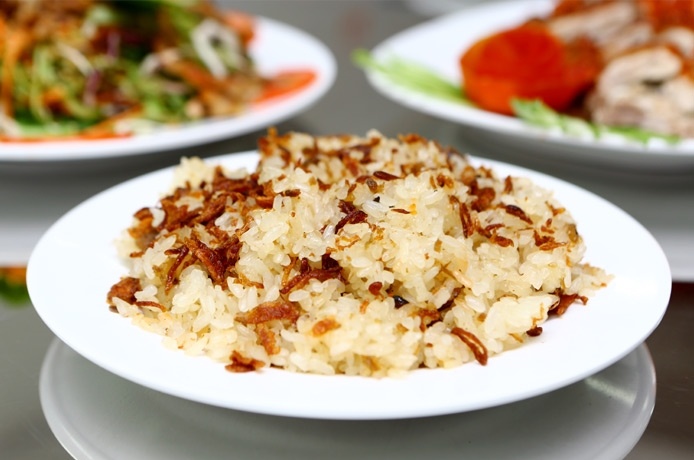 Xôi vịt mềm, dẻo, thơm, bùi.