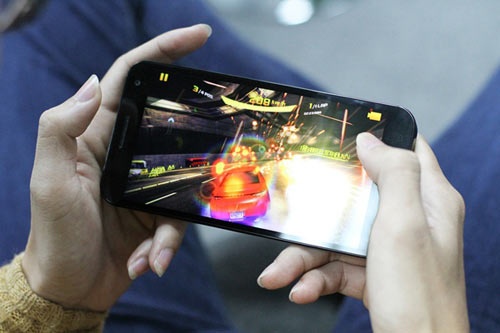 Revo MAX8 được trang bị chip đồ họa Mali-450MP4 bốn nhân 700 MHz đem đến trải nghiệm hoàn hảo với nhưng game Android hạng nặng.