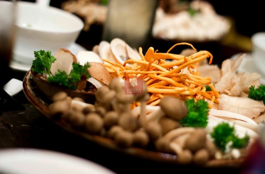 Đông trùng hạ thảo, một trong những loại nấm quý từ thiên nhiên.