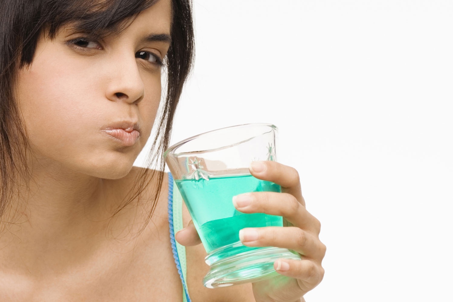 Súc miệng, công đoạn để hoàn hiện một chu trình vệ sinh răng miệng.