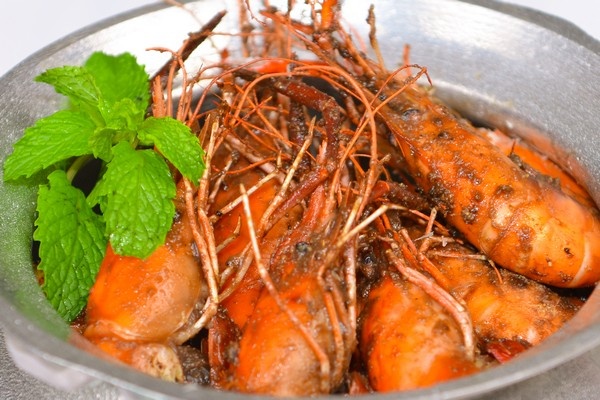 Cac mon tom doc dao tai nha hang Vuong Quoc Tom hinh anh