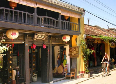 Gợi ý: đảo Bình Ba (Khánh Hòa), làng cổ Đường Lâm (Hà Nội), phố cổ Hội An (Quảng Nam)…