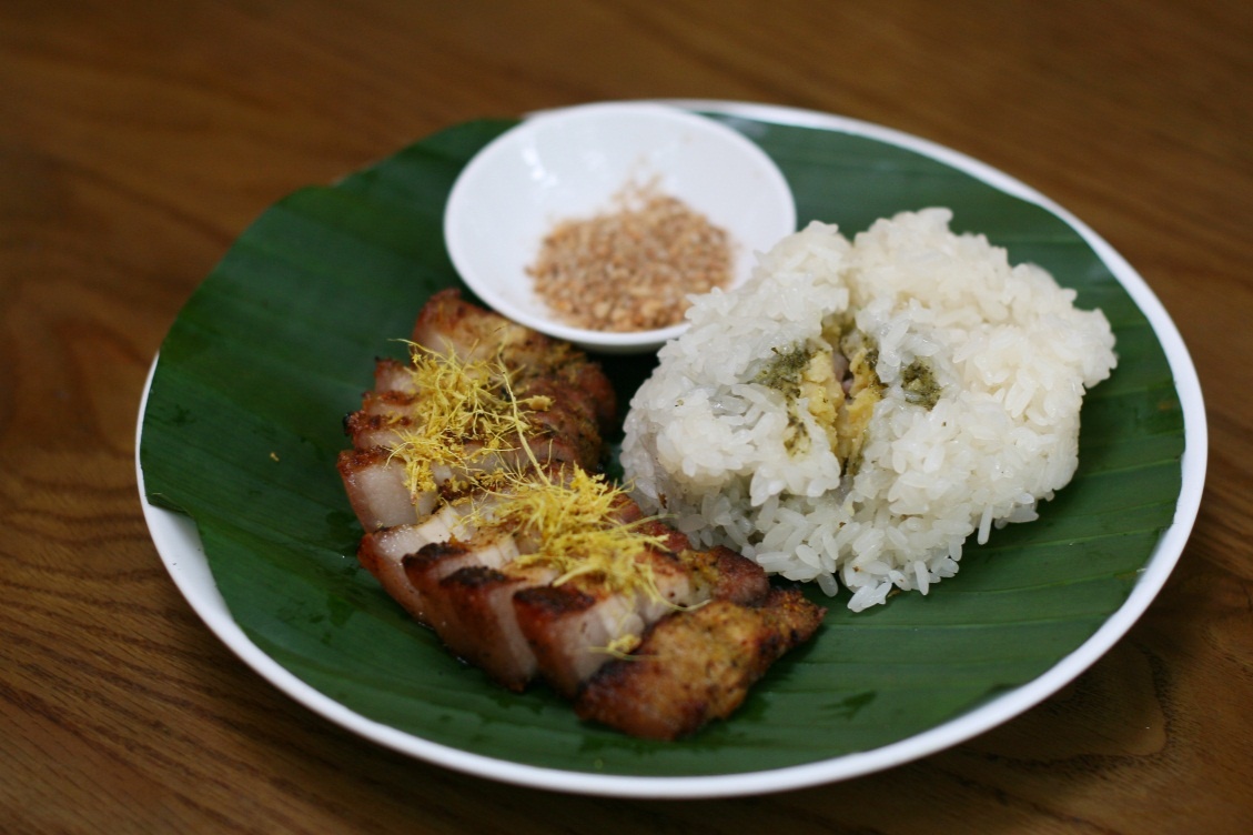 Bánh khúc với khúc biến tấu thú vị từ thịt nướng.