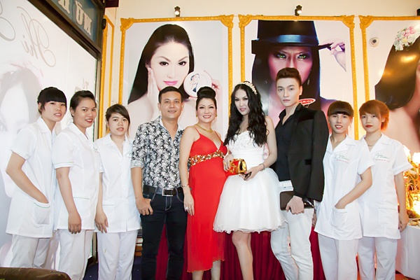 Phi Thanh Van hop tac nha dau tu mo rong thi truong my pham hinh anh