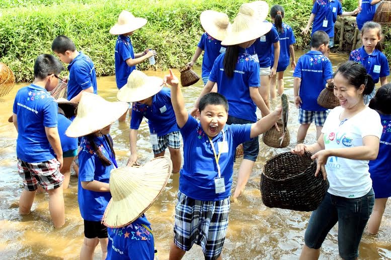 Mua he thoi diem vang cho tre hoc ngoai ngu hinh anh