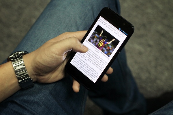 Kiem chung toc do luot web cua smartphone RACER hinh anh