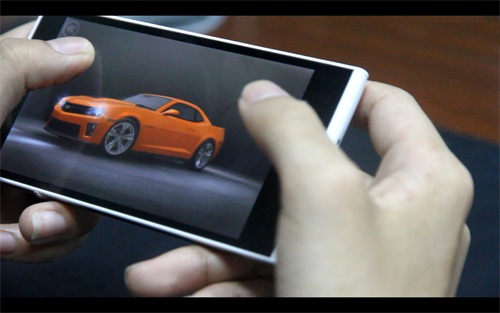 Smartphone thiet ke Italy the hien kha nang choi game hinh anh